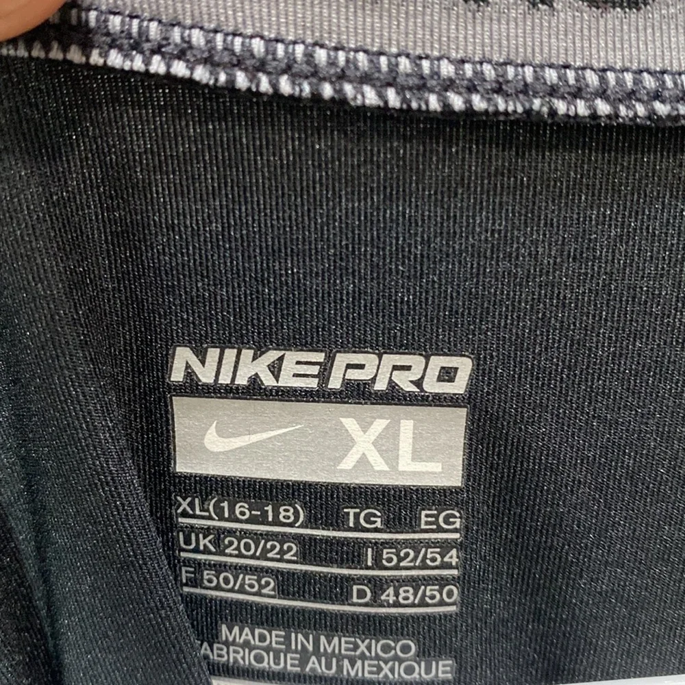 5‎ for $25 Nike pro Short sleeve top
